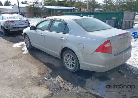 2010 Ford Fusion S z USA, uszkodzony, nr VIN 3FAHP0GA9AR190823